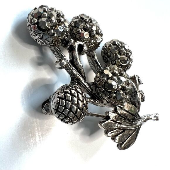 Vintage Tammey Jewels Silver Tone Faux Marcasite Rhinestones Brooch - Picture 1 of 13